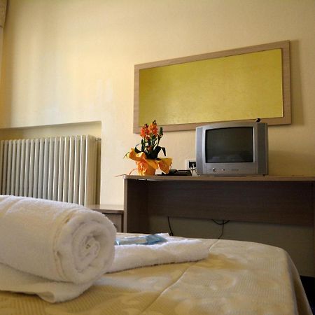 Hotel Orly Cesenatico Luaran gambar