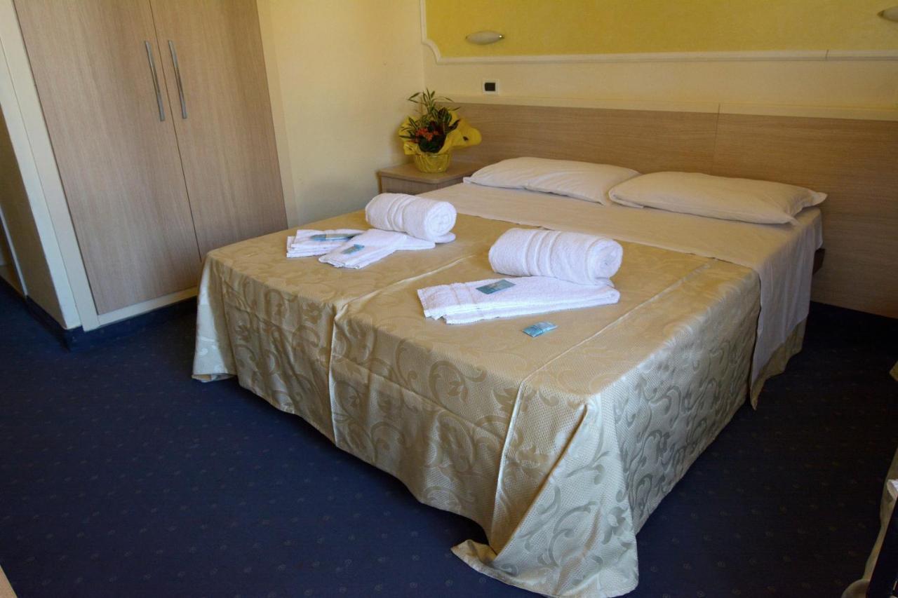 Hotel Orly Cesenatico Luaran gambar