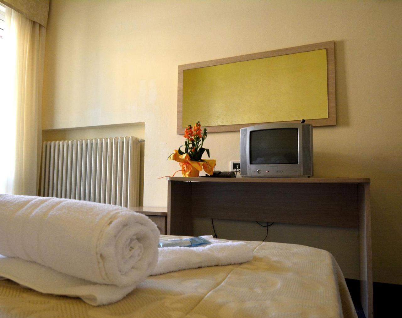 Hotel Orly Cesenatico Luaran gambar