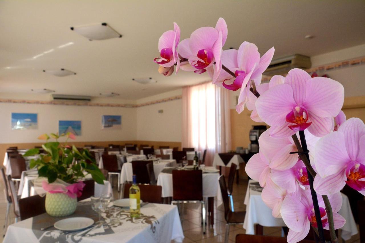 Hotel Orly Cesenatico Luaran gambar
