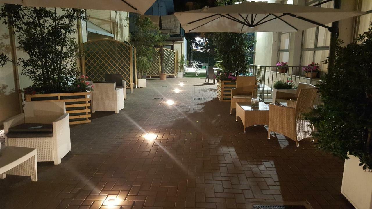 Hotel Orly Cesenatico Luaran gambar